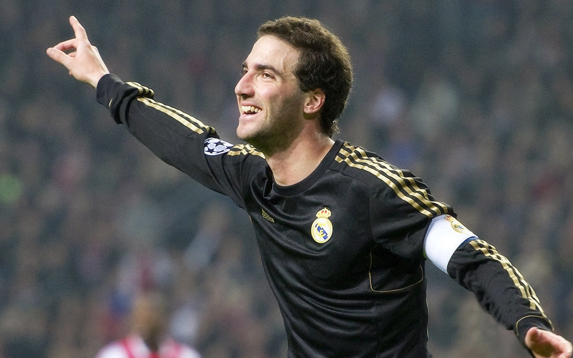 格纳布里，在哥伦比亚节奏中掌控伊拉克战局的关键先生