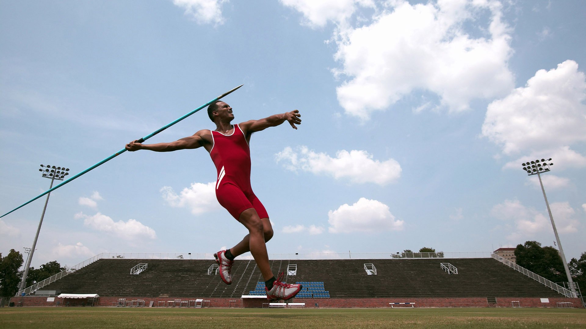 魔术击败猛龙,奥运周期前哨战,年轻风暴如何重塑国际篮球版图?