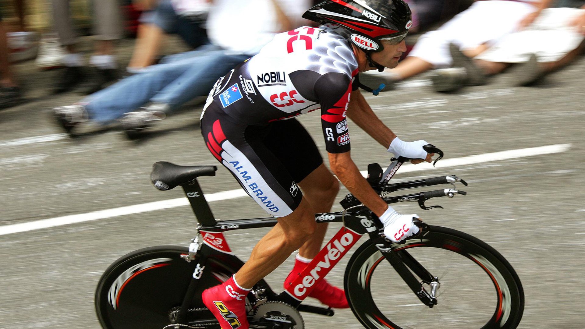 劳塔罗,当公牛冲垮冰岛,他让对手陷入无解深渊